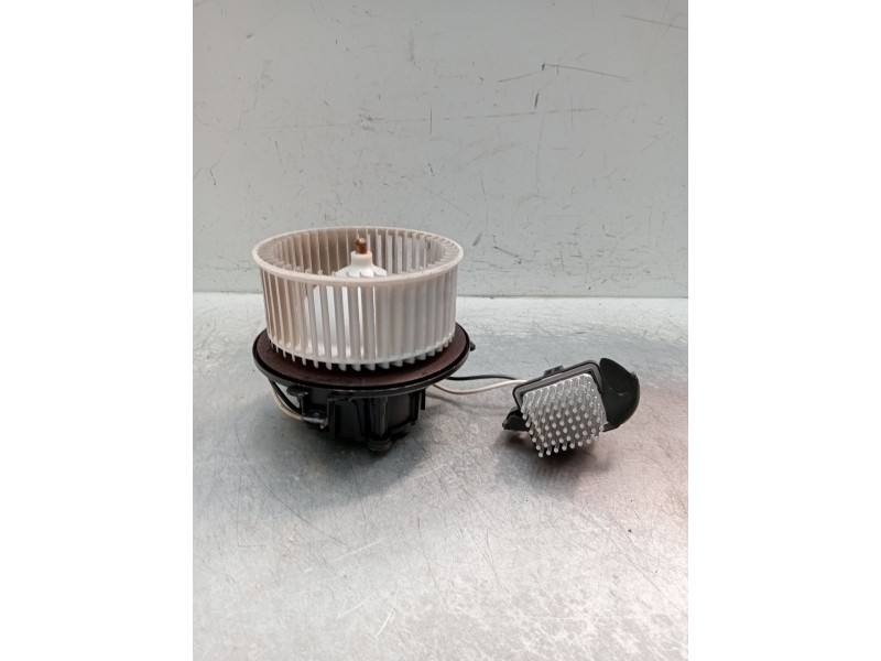 Recambio de motor calefaccion para opel insignia b sports tourer (z18) 2.0 cdti (35) referencia OEM IAM gp563001  