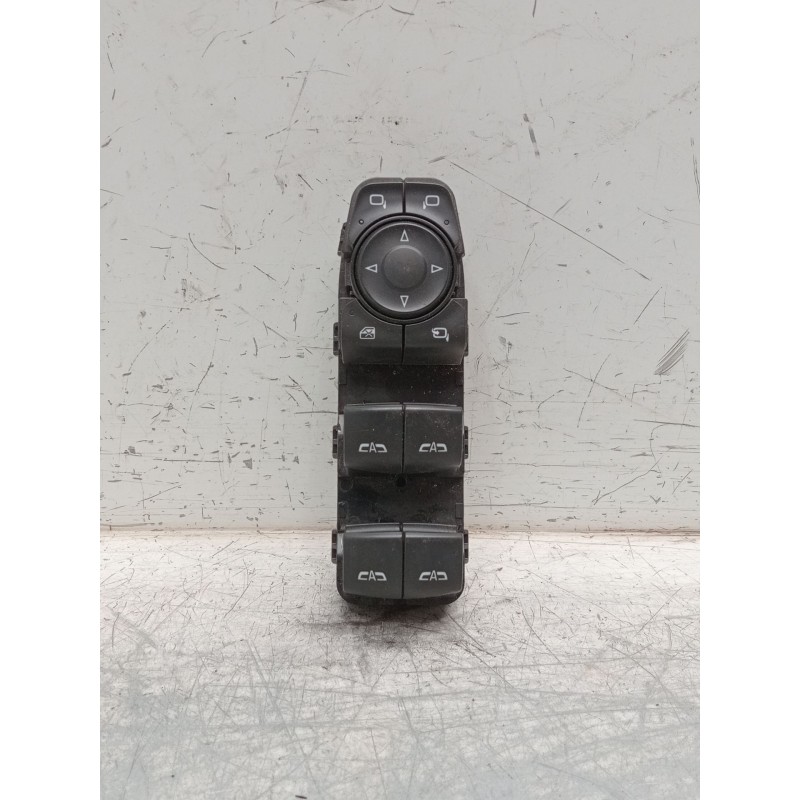 Recambio de mando elevalunas delantero izquierdo para opel insignia b sports tourer (z18) 2.0 cdti (35) referencia OEM IAM 84211