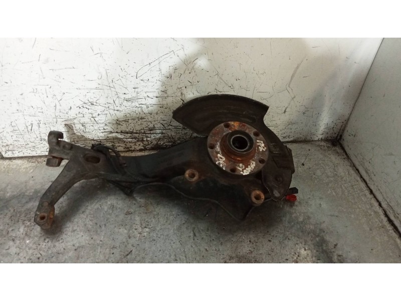 Recambio de mangueta delantera derecha para audi a6 avant (4b5) 2.5 tdi quattro referencia OEM IAM 4Z7407258A  