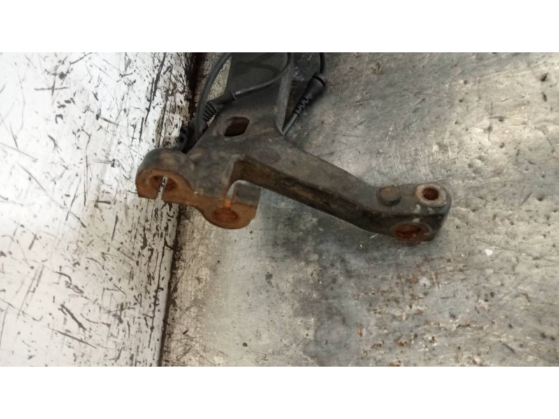 Recambio de mangueta delantera derecha para audi a6 avant (4b5) 2.5 tdi quattro referencia OEM IAM 4Z7407258A  