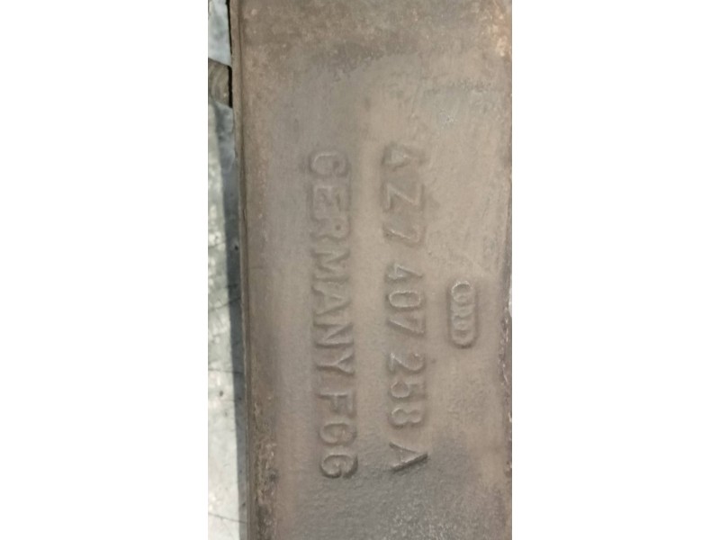 Recambio de mangueta delantera derecha para audi a6 avant (4b5) 2.5 tdi quattro referencia OEM IAM 4Z7407258A  