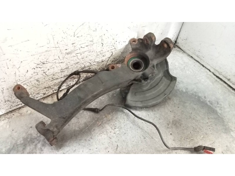 Recambio de mangueta delantera derecha para audi a6 avant (4b5) 2.5 tdi quattro referencia OEM IAM 4Z7407258A  