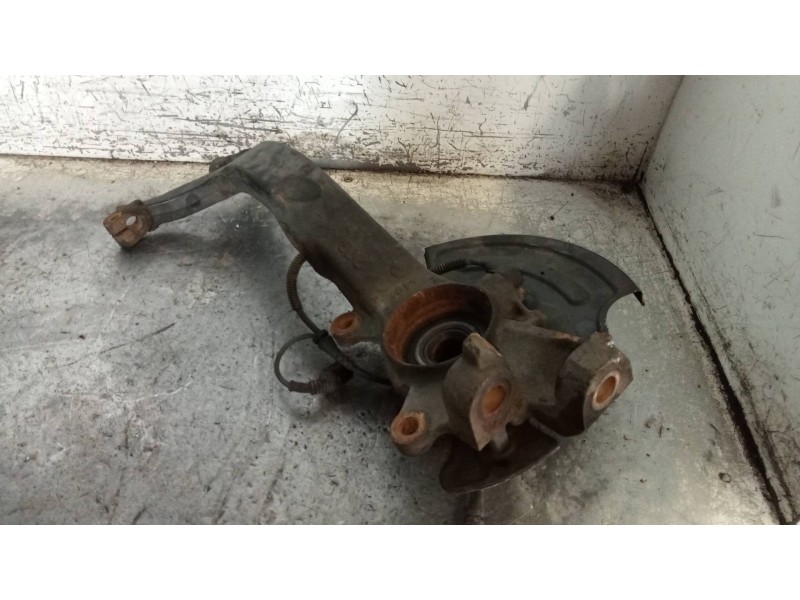 Recambio de mangueta delantera izquierda para audi a6 avant (4b5) 2.5 tdi quattro referencia OEM IAM   