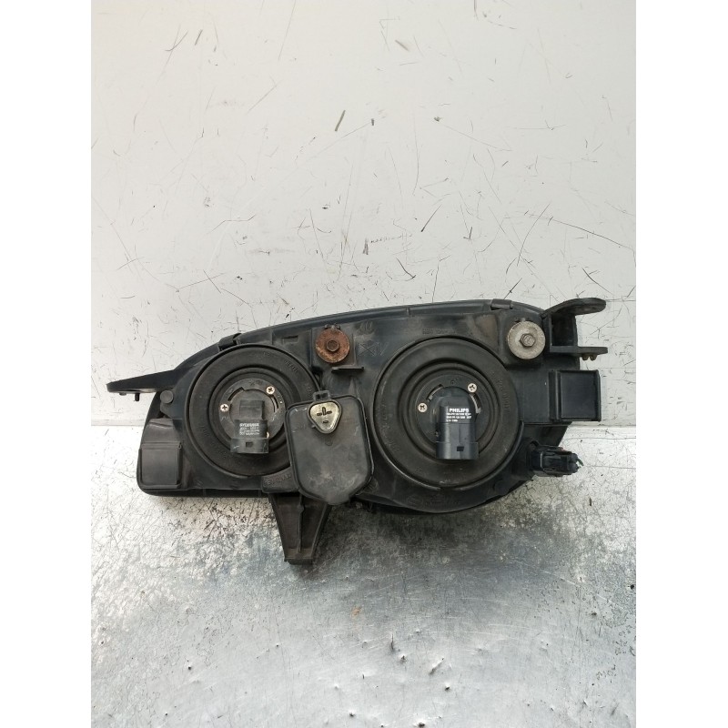 Recambio de faro derecho para toyota corolla (e11) referencia OEM IAM 9922681017  