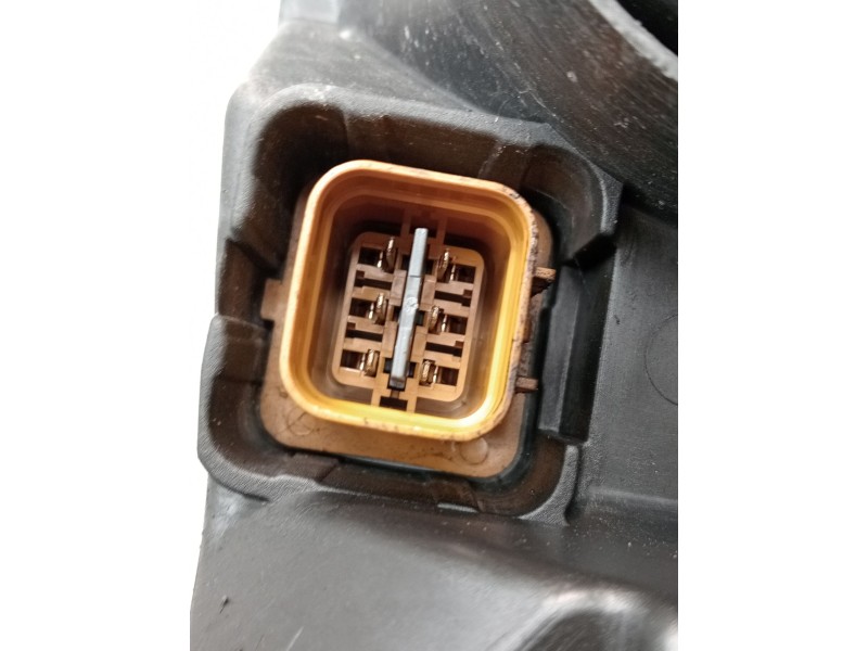 Recambio de faro derecho para chevrolet captiva 2.0 vcdi lt referencia OEM IAM   