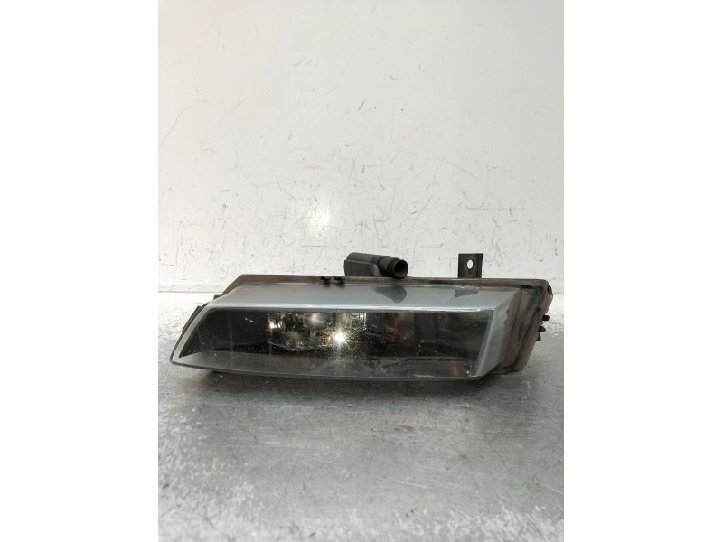 Recambio de faro antiniebla izquierdo para bmw serie 1 berlina (e81/e87) 120d referencia OEM IAM 0305084001  