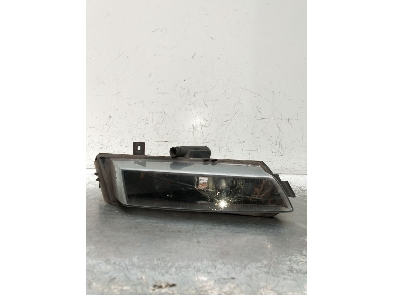 Recambio de faro antiniebla derecho para bmw serie 1 berlina (e81/e87) 120d referencia OEM IAM 0305084002  