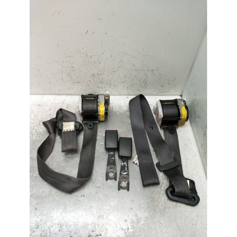 Recambio de juego cinturones delantero para toyota corolla (e11) referencia OEM IAM   