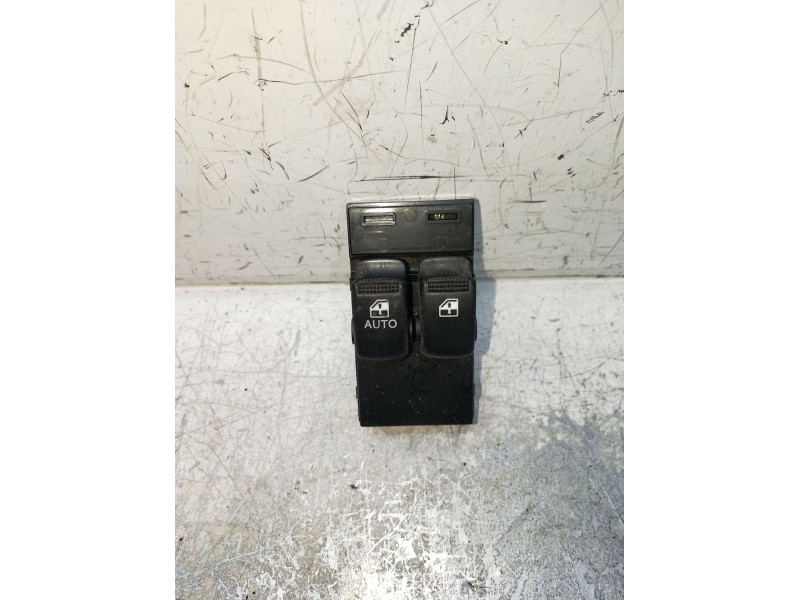 Recambio de mando elevalunas delantero izquierdo para hyundai getz (tb) 1.1 referencia OEM IAM 935701C010  