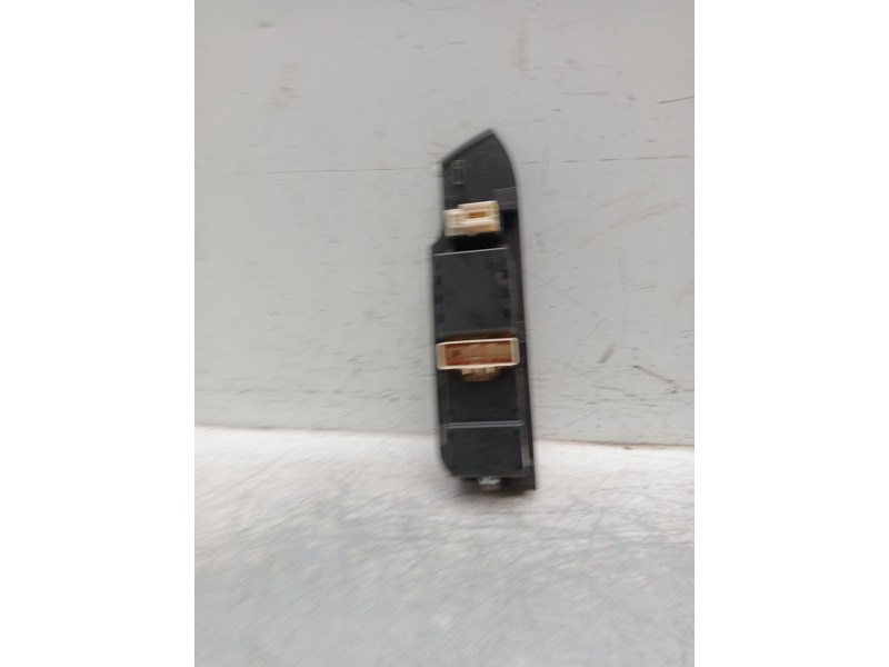 Recambio de mando elevalunas delantero izquierdo para chevrolet captiva 2.0 vcdi lt referencia OEM IAM   