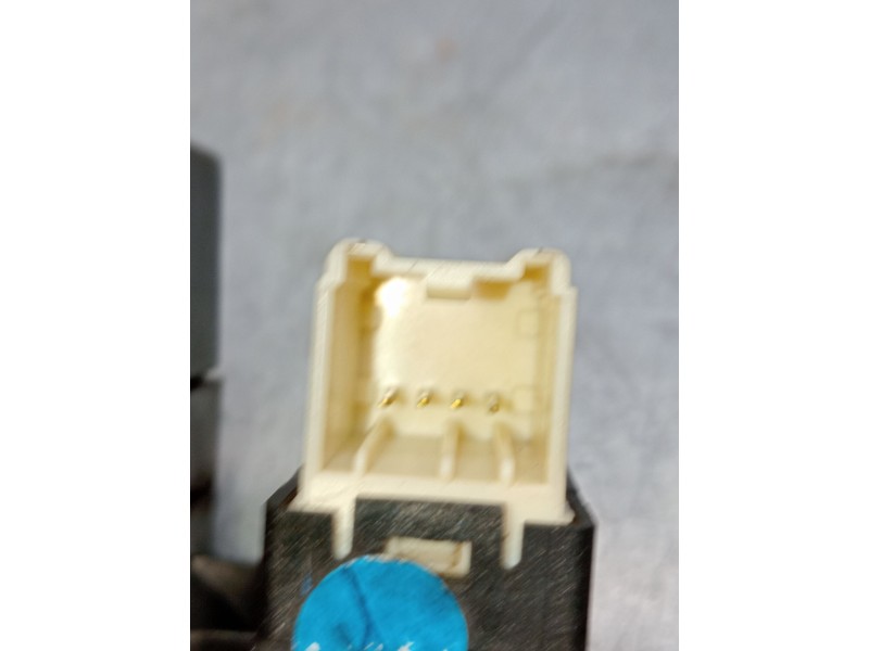 Recambio de mando elevalunas delantero izquierdo para chevrolet captiva 2.0 vcdi lt referencia OEM IAM   