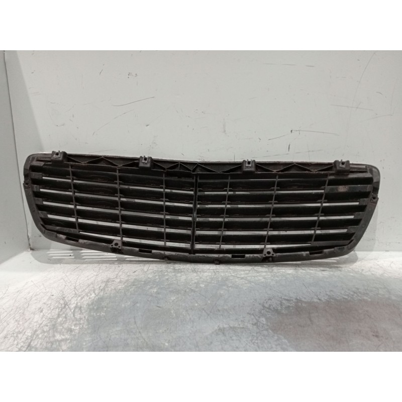 Recambio de rejilla delantera para mercedes-benz clase e (w211) e 220 cdi (211.006) referencia OEM IAM   