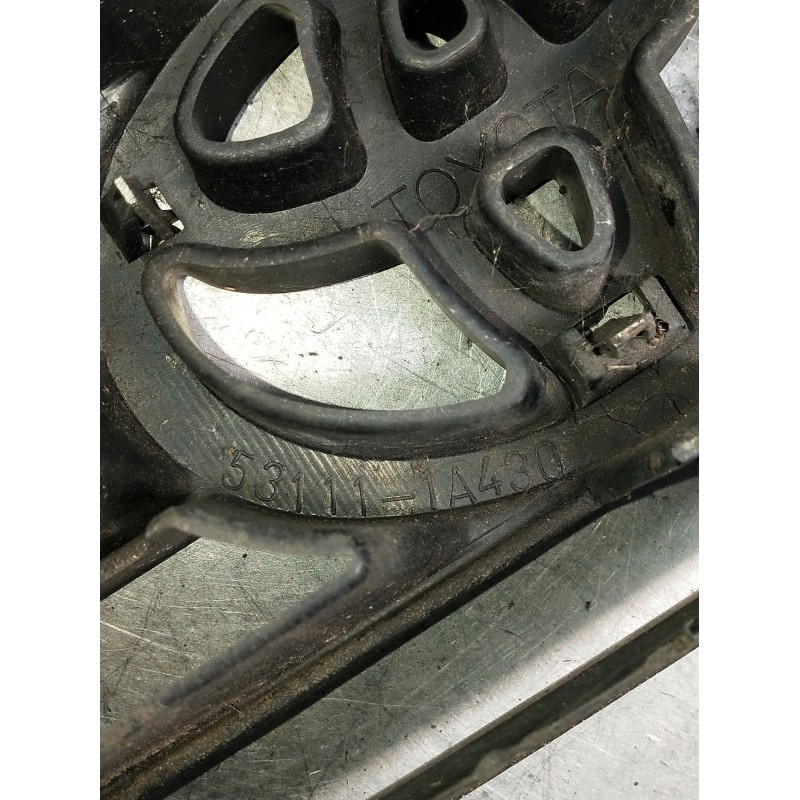 Recambio de rejilla delantera para toyota corolla (e11) referencia OEM IAM 531111A430  