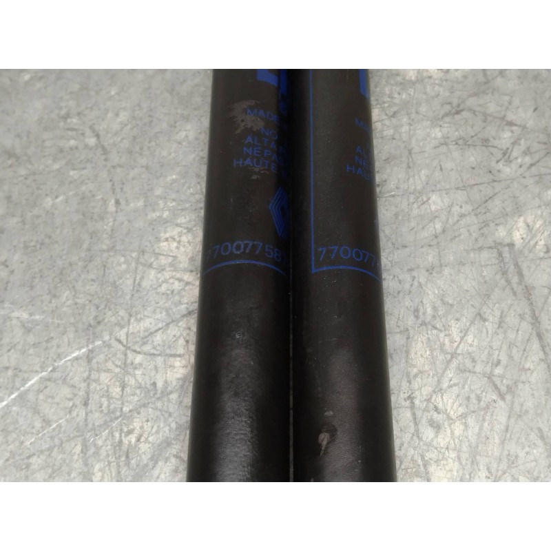 Recambio de amortiguadores maletero / porton para renault 11 1.4 gtl referencia OEM IAM 7700775878  740N