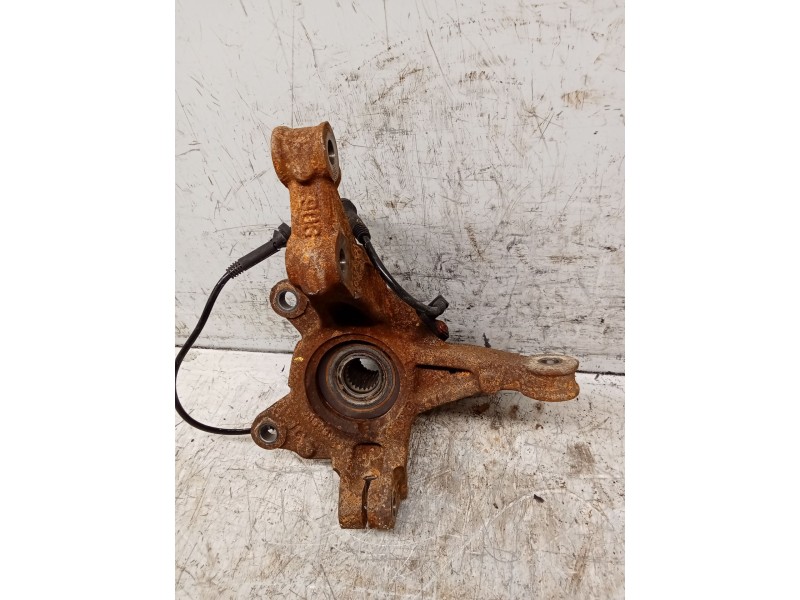 Recambio de mangueta delantera derecha para dacia sandero referencia OEM IAM   