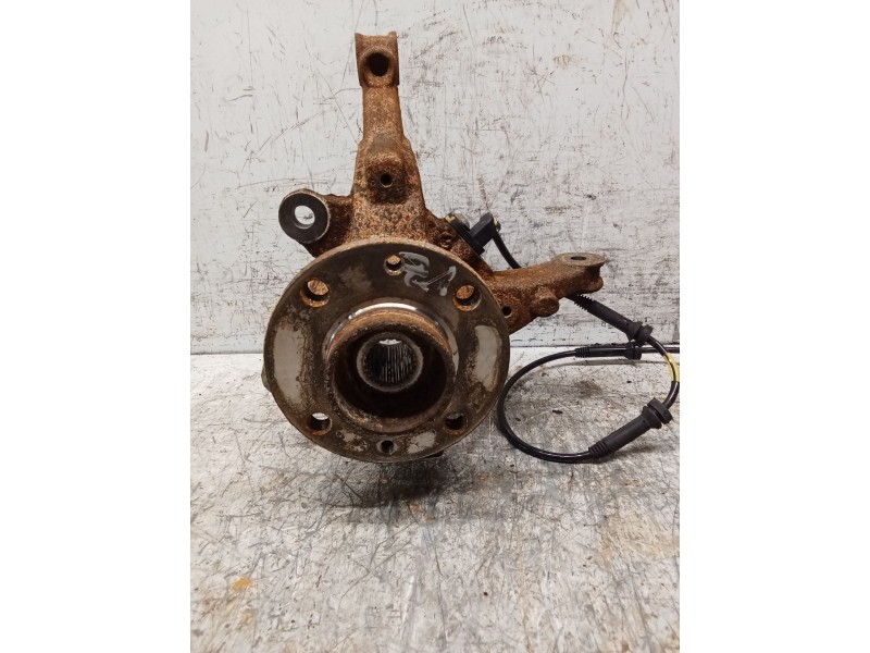 Recambio de mangueta delantera izquierda para dacia sandero referencia OEM IAM   