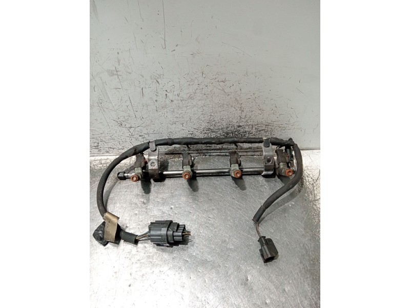 Recambio de rampa inyectora para chrysler pt cruiser (pt_) 2.0 referencia OEM IAM 04669768  