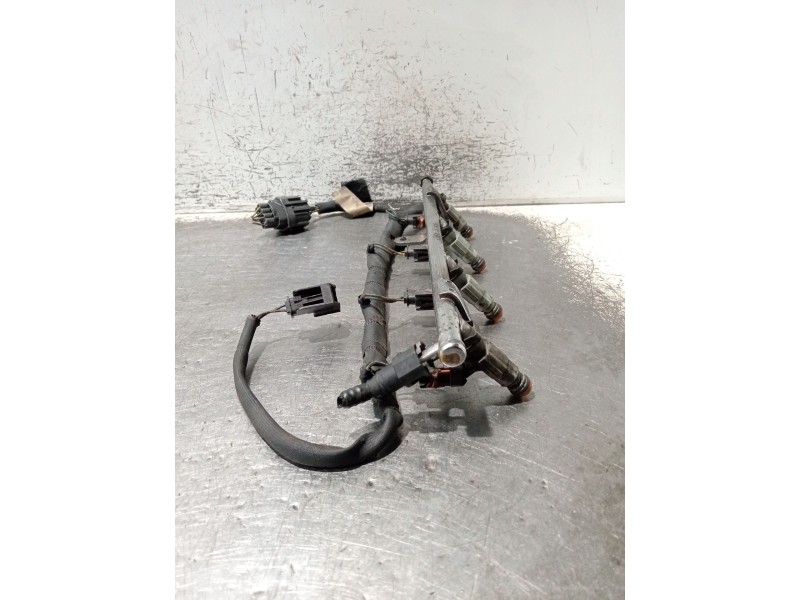 Recambio de rampa inyectora para chrysler pt cruiser (pt_) 2.0 referencia OEM IAM 04669768  