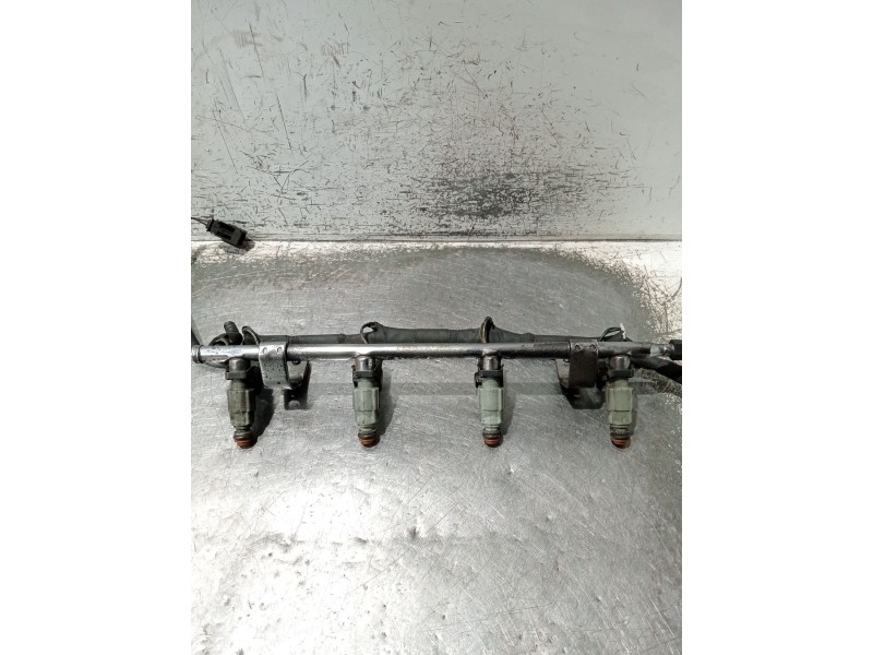 Recambio de rampa inyectora para chrysler pt cruiser (pt_) 2.0 referencia OEM IAM 04669768  