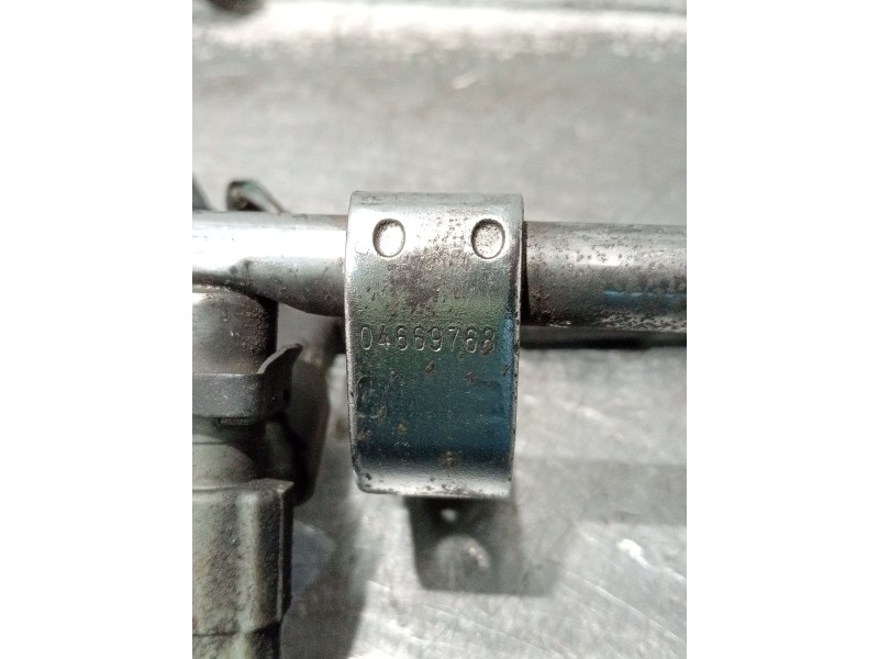 Recambio de rampa inyectora para chrysler pt cruiser (pt_) 2.0 referencia OEM IAM 04669768  