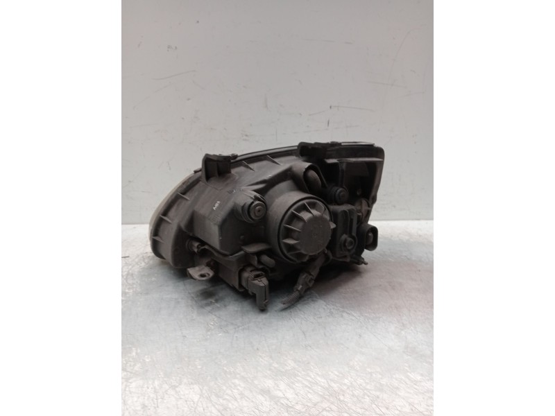 Recambio de faro derecho para kia carens 2.0 turbodiesel cat referencia OEM IAM   