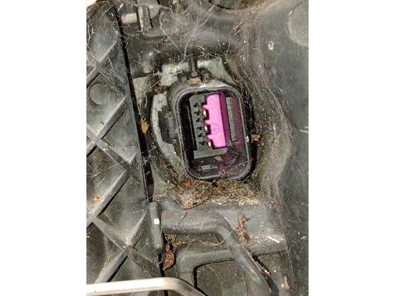 Recambio de faro derecho para renault megane iii hatchback (bz0/1_, b3_) 1.9 dci (bz0n, bz0j) referencia OEM IAM 260100017r 0301