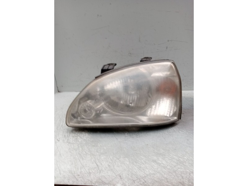 Recambio de faro izquierdo para kia carens 2.0 turbodiesel cat referencia OEM IAM   