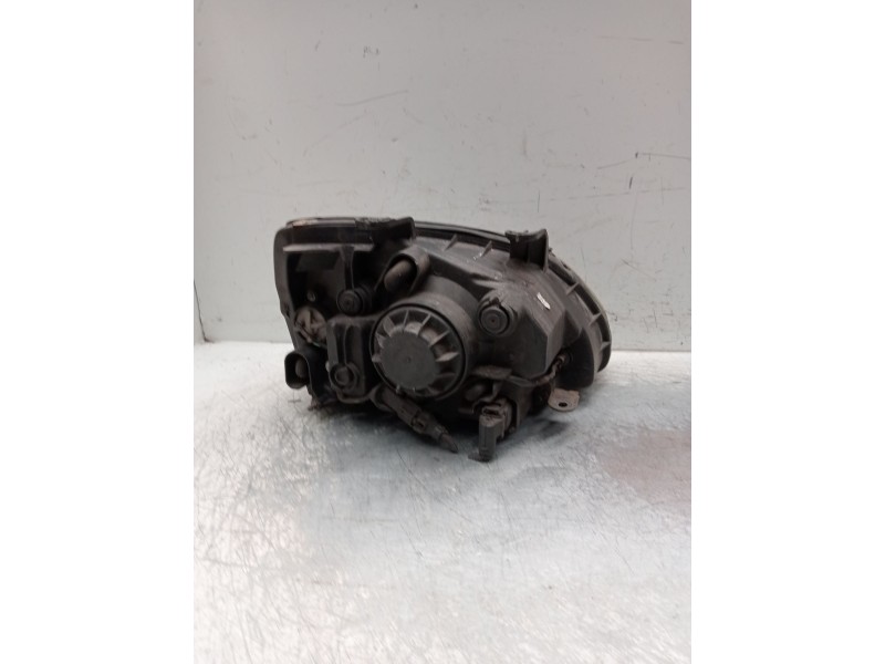 Recambio de faro izquierdo para kia carens 2.0 turbodiesel cat referencia OEM IAM   
