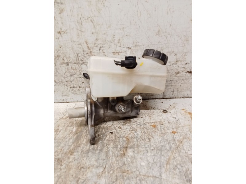 Recambio de bomba freno para dacia sandero referencia OEM IAM   