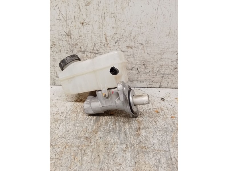 Recambio de bomba freno para dacia sandero referencia OEM IAM   