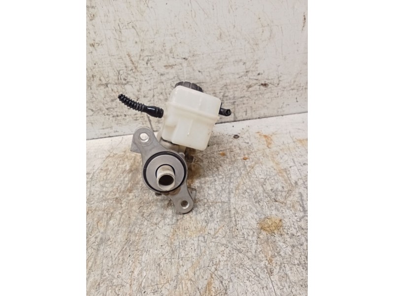 Recambio de bomba freno para dacia sandero referencia OEM IAM   