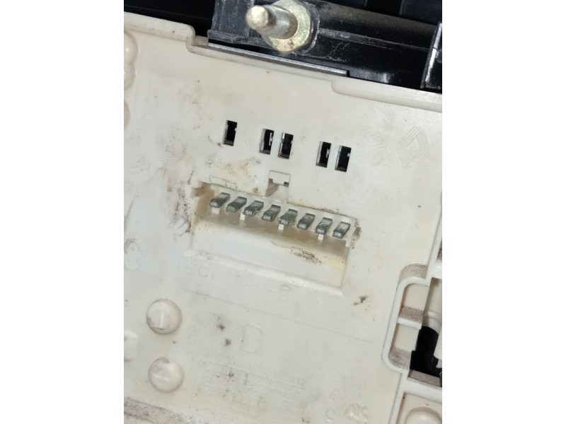 Recambio de piloto trasero derecho para renault clio i (b/c57_, 5/357_) 1.4 referencia OEM IAM   