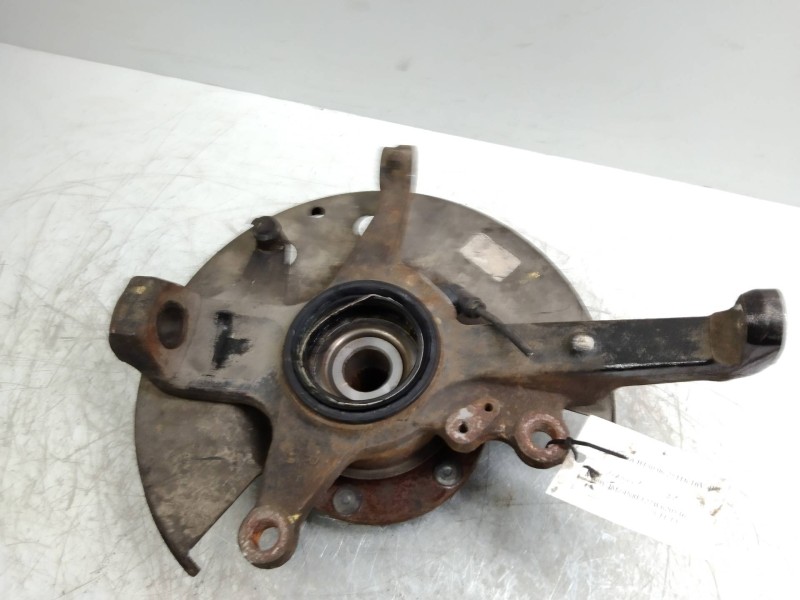 Recambio de mangueta delantera derecha para mazda bt-50 (un) 2.5 turbodiesel cat referencia OEM IAM   