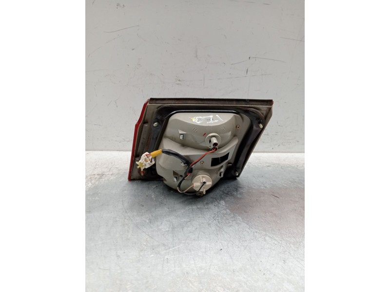 Recambio de piloto trasero izquierdo interior para kia carens 2.0 turbodiesel cat referencia OEM IAM   
