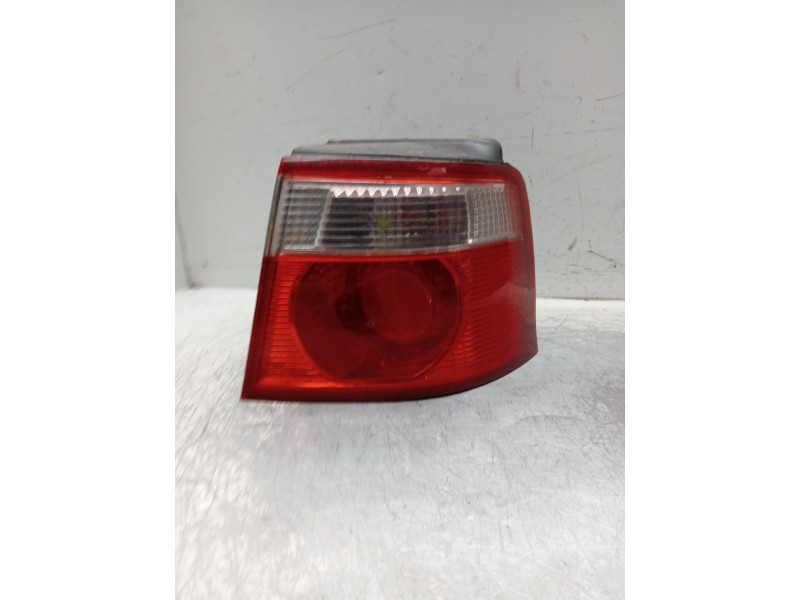 Recambio de piloto trasero derecho para kia carens 2.0 turbodiesel cat referencia OEM IAM   