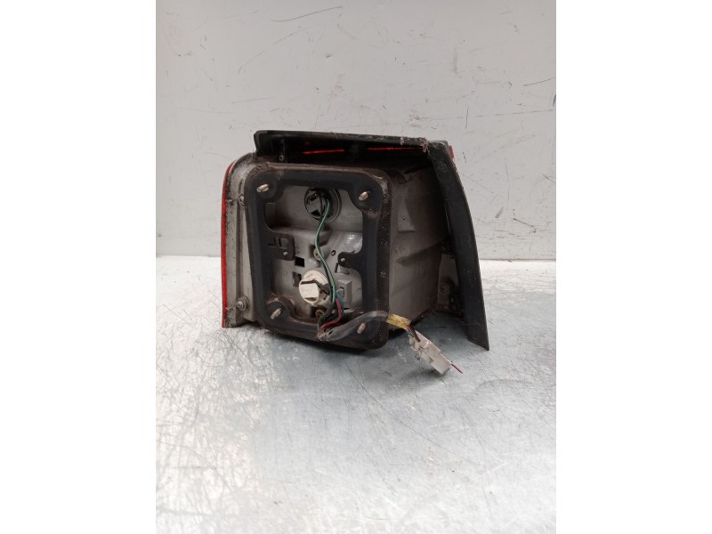 Recambio de piloto trasero derecho para kia carens 2.0 turbodiesel cat referencia OEM IAM   