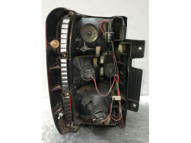 Recambio de piloto trasero derecho para mitsubishi montero classic (v2_w, v6_w, v7_w) 2.5 td (v24w) referencia OEM IAM   