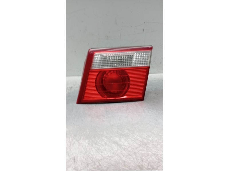 Recambio de piloto trasero derecho interior para kia carens 2.0 turbodiesel cat referencia OEM IAM   