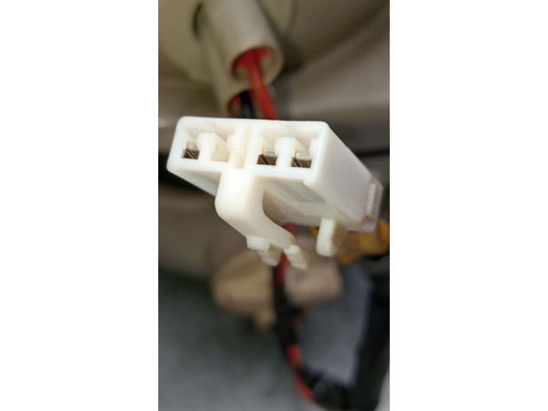 Recambio de piloto trasero derecho interior para kia carens 2.0 turbodiesel cat referencia OEM IAM   