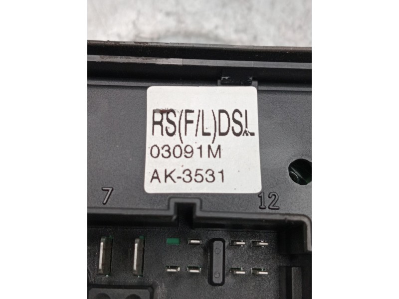 Recambio de caja reles / fusibles para kia carens 2.0 turbodiesel cat referencia OEM IAM 03091m  