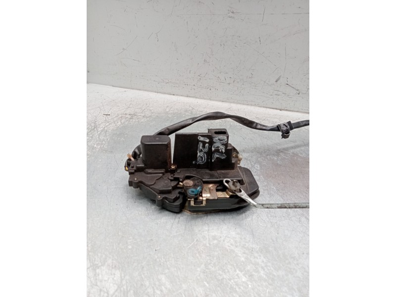 Recambio de motor cierre centralizado delantero izquierdo para kia carens 2.0 turbodiesel cat referencia OEM IAM   