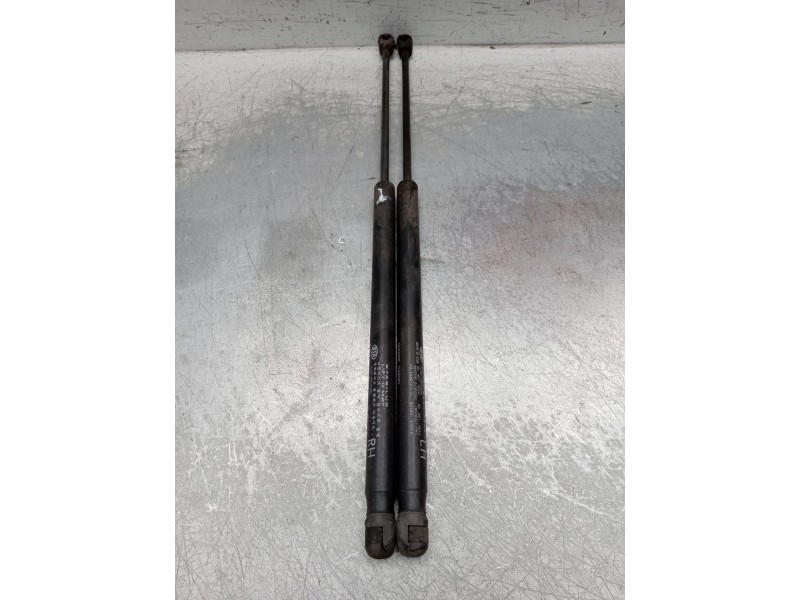 Recambio de amortiguadores maletero / porton para kia carens 2.0 turbodiesel cat referencia OEM IAM 0kfb62620a  