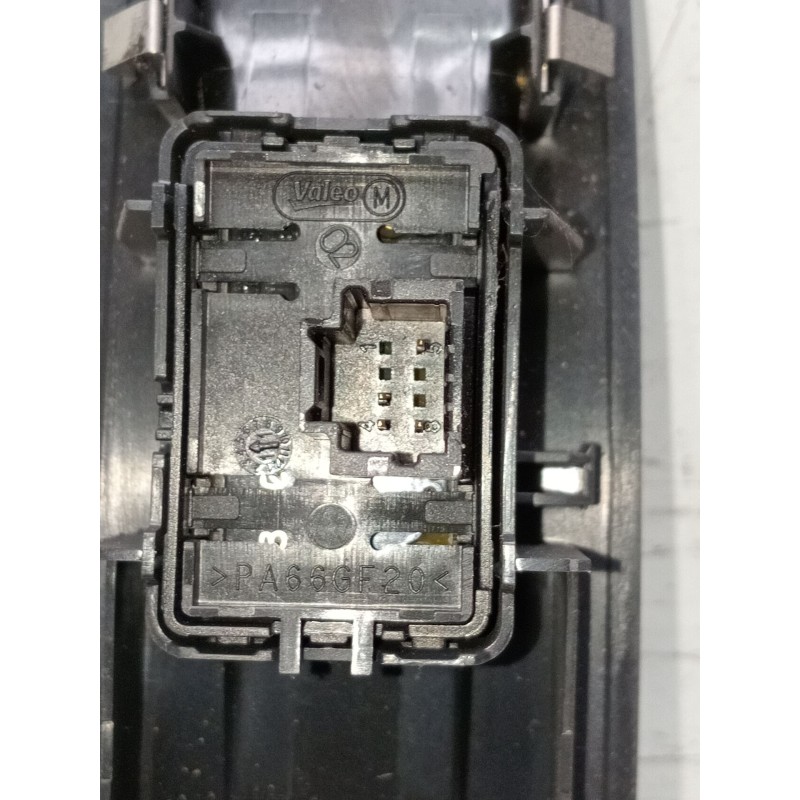 Recambio de mando elevalunas delantero derecho para renault megane iii hatchback (bz0/1_, b3_) 1.9 dci (bz0n, bz0j) referencia O