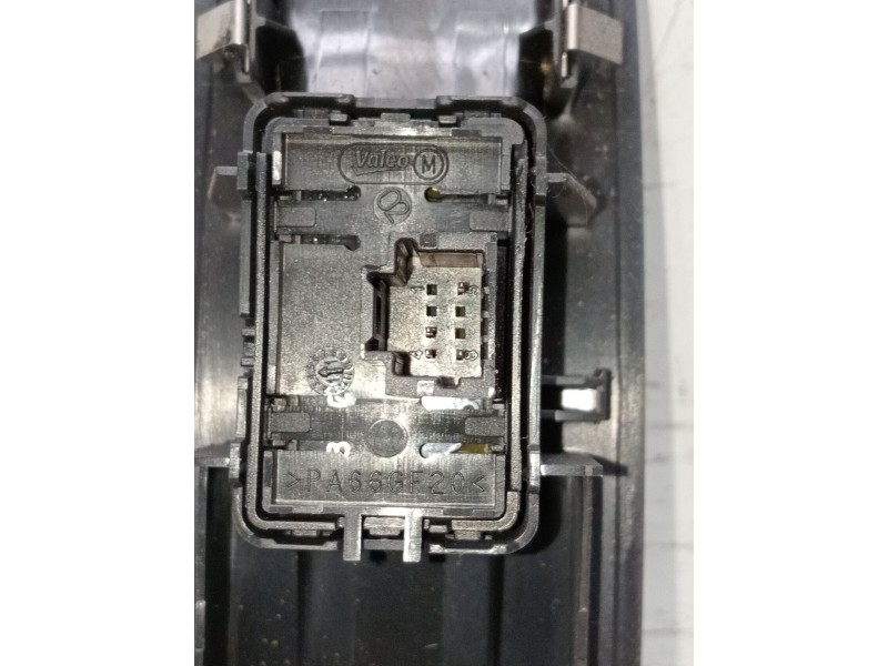 Recambio de mando elevalunas delantero derecho para renault megane iii hatchback (bz0/1_, b3_) 1.9 dci (bz0n, bz0j) referencia O