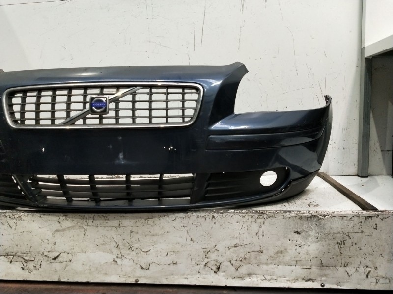 Recambio de paragolpes delantero para volvo s40 berlina 1.6 d kinetic referencia OEM IAM  ojo ver fotos 