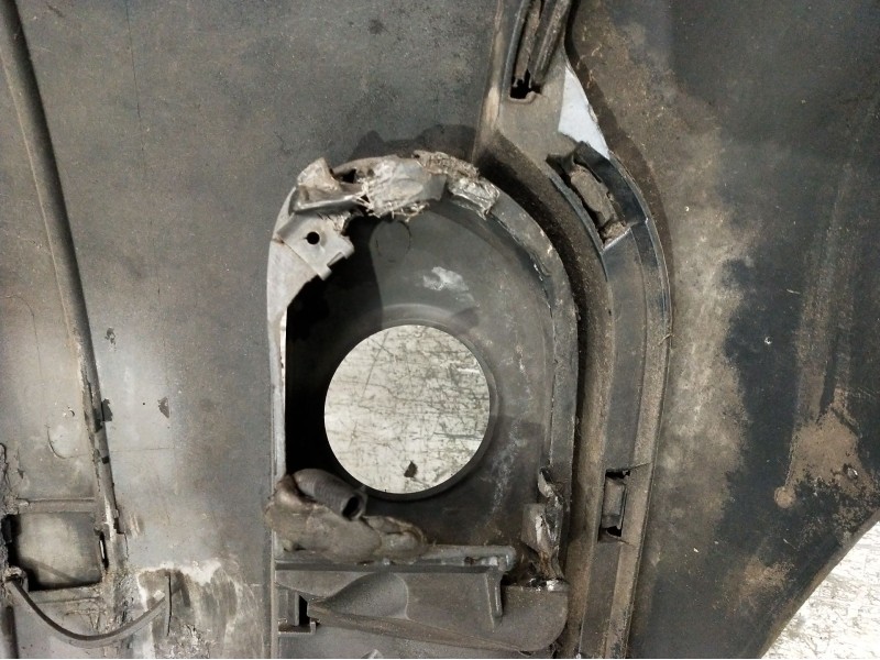 Recambio de paragolpes delantero para volvo s40 berlina 1.6 d kinetic referencia OEM IAM  ojo ver fotos 