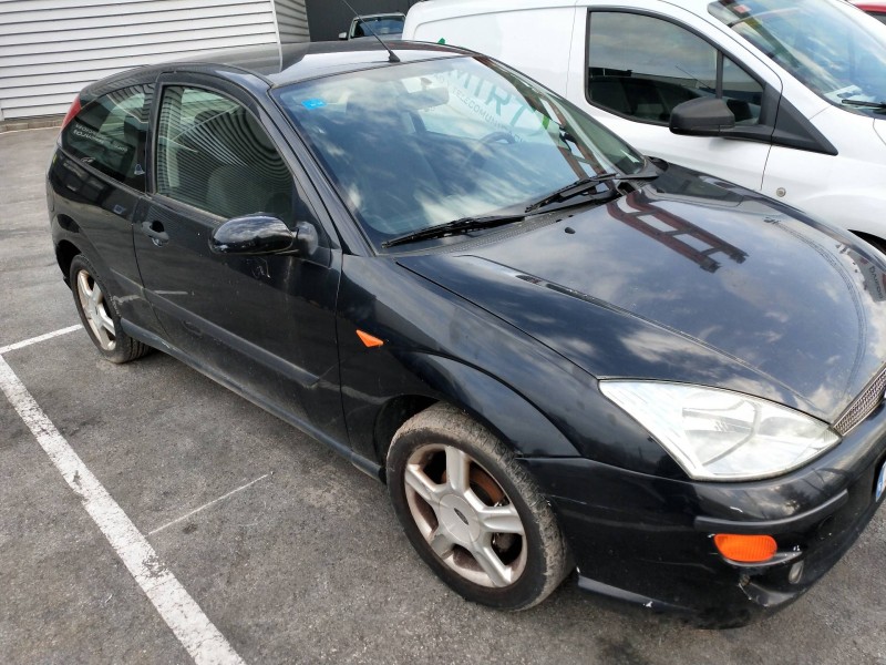 ford focus berlina (cak) del año 2001