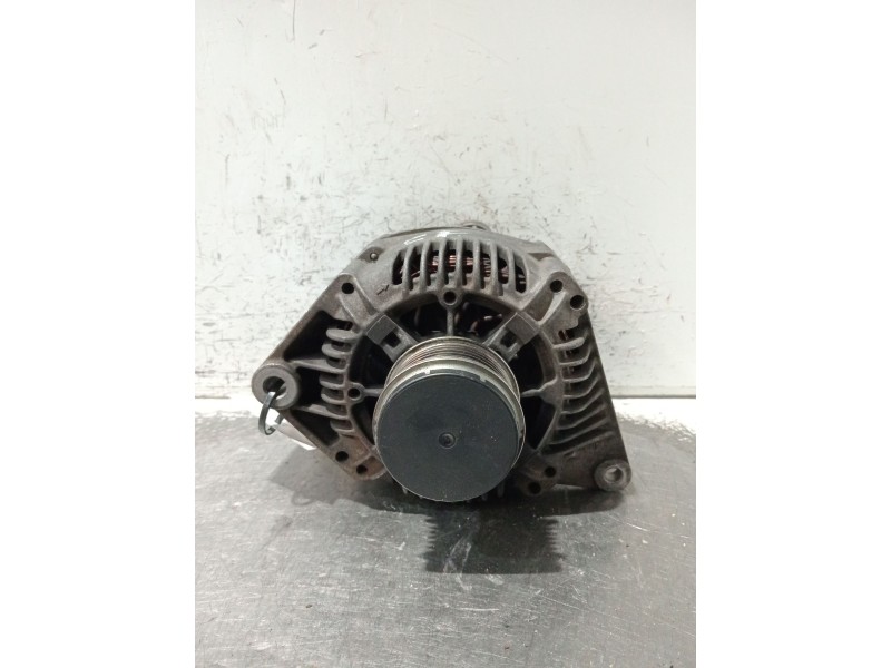 Recambio de alternador para volvo v40 station wagon (645) 1.9 di referencia OEM IAM 7700431945 2542315A 