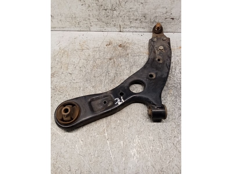 Recambio de brazo suspension inferior delantero izquierdo para kia carens ( ) referencia OEM IAM   