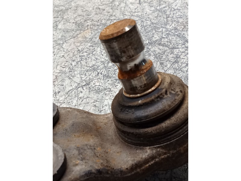 Recambio de brazo suspension inferior delantero izquierdo para kia carens ( ) referencia OEM IAM   